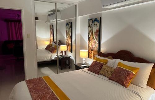 Ususan Apartment | Stunning 2BR apt, 65 sq m Netflix at Rosewood Pointe Residences near BGC