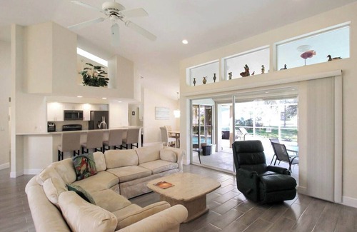 Deep Creek House | Stunning 3/2 pool home in the heart of Punta Gorda - Pelican Poolside