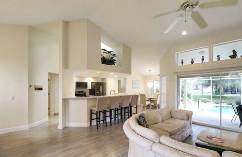 Deep Creek House | Stunning 3/2 pool home in the heart of Punta Gorda - Pelican Poolside