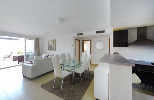 Torre-Pacheco Apartment | Stunning 3-bed, 2-bath apartment with large balcony terrace & lake view
