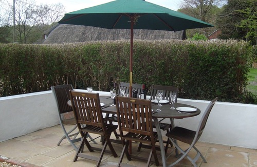 Enford Cottage | Stunning 3 bed/3 bath cottage nr Stonehenge & Bath, Sleeps 6. Walled garden