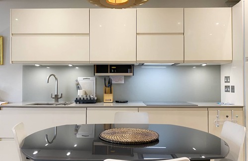 Vincent Square House | Stunning 3-Bed House in central london Westminster
