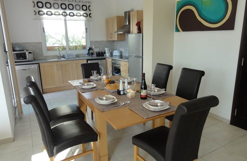 Pernera Villa | Stunning 3 Bed Villa-Private Pool, WIFI, mins to the beach & amenities