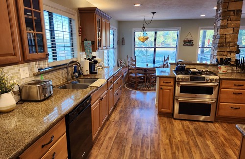 South Toledo Bend House | Stunning 3 Bedroom Lake House on South Toledo Bend