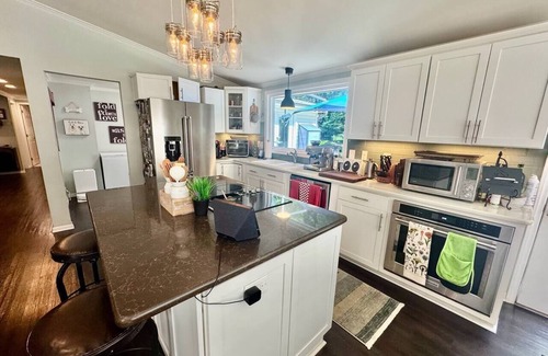 High Point Apartment | Stunning 3 Bedroom Retreat with Inspiring Backyard