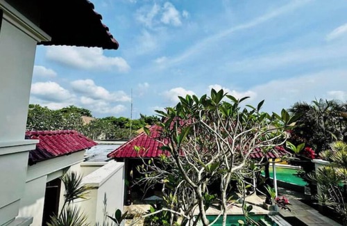 Jimbaran Bay Villa | Stunning 3-Bedroom Villa with Private Pool & Garden