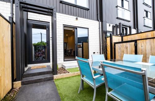 Christchurch City Centre Apartment | Stunning 3 Bedrooms Sleeps 6 in CBD