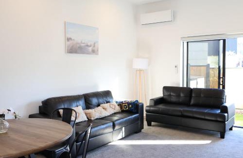 Christchurch City Centre Apartment | Stunning 3 Bedrooms Sleeps 6 in CBD