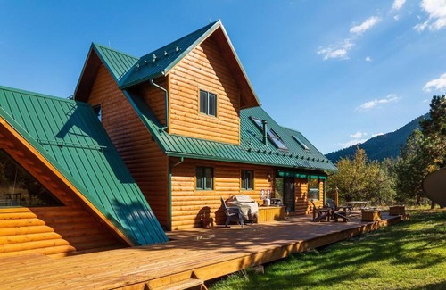 Cascade House | Stunning 360° Views - Hiker's Paradise!