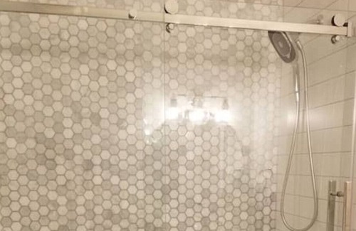 Kamloops House | Stunning 365degree vapor cleaned central view home