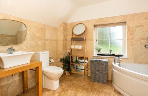 Enstone House | Stunning 3BD Oxfordshire Cottage in Enstone