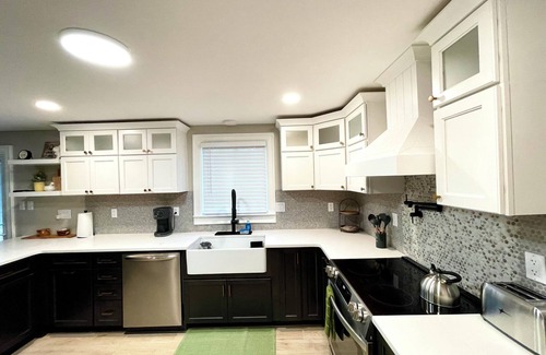 Richmond House | Stunning 3BR 2.5BA home in Richmond’s Premier West End Location