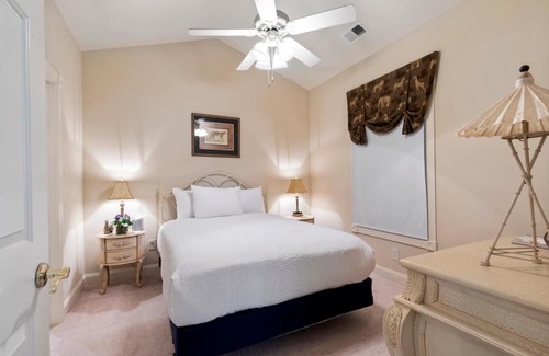 Central Myrtle Beach Apartment | Stunning 3BR Condo near Myrtlewood Golf Resort and Beach