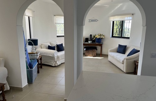 Fialho Villa | Stunning 4 bed villa with own pool, and views, on a hill near Faro, sleeps 8+1
