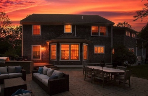 Bliss Corner House | Stunning 4 bedroom with access to private beach