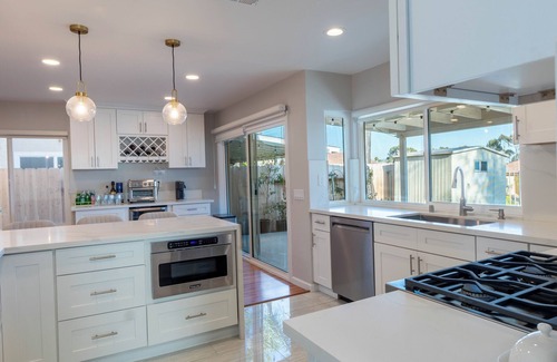 Rancho Penasquitos House | Stunning 4-Bedroom Coastal Light Retreat In Cool San Diego