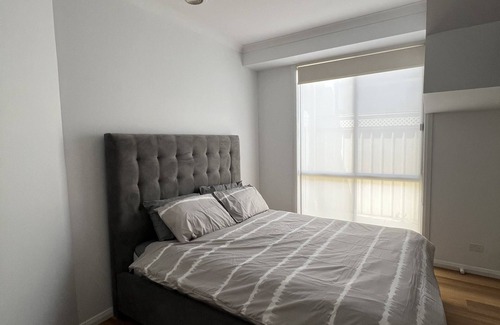 Thomastown House | Stunning 4 bedroom House with 2 bathrooms including full ensuite.