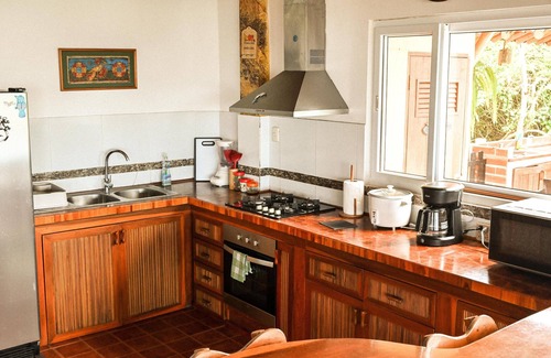 Comuna San Jose House | Stunning 4-bedroom house in Curia with pool, view from the sea, AC,WiFi and more