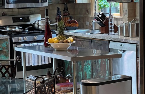 New Rochelle House | Stunning 4-Bedroom, 2-Kitchen Home w/Attic – 38 Minutes from NYC by Train