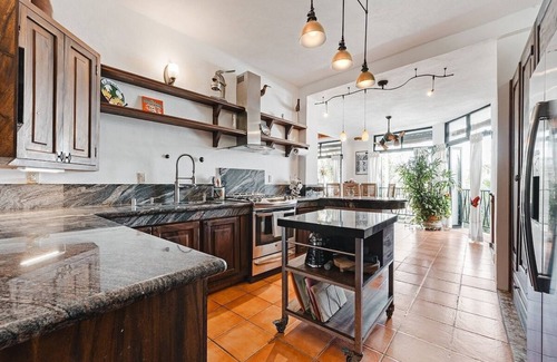 North End Villa | Stunning 4-Storey Oceanside Luxury Vacation Home
