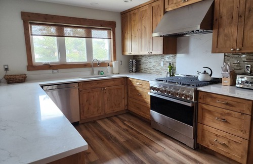 Seaside House | Stunning 4br Oceanfront on South Prom