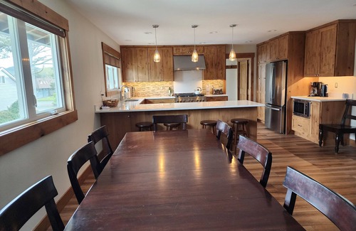 Seaside House | Stunning 4br Oceanfront on South Prom