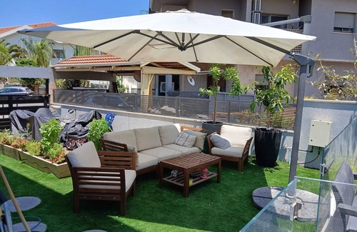 Rishon LeTsiyon Villa | Stunning 5-bed villa, with pool and large garden