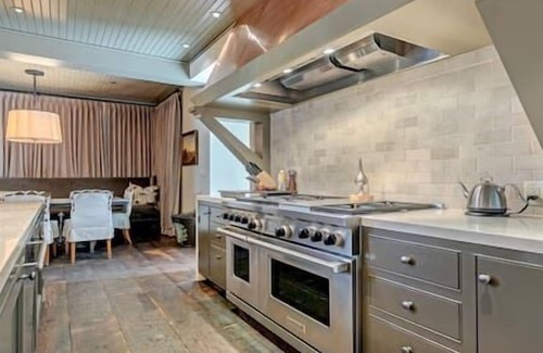 West End House | STUNNING 6 BEDROOM 6 BATH WEST END-ASPEN, CO