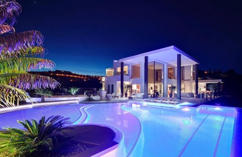 New Golden Mile Villa | Stunning 9 bedroom villa with sea views