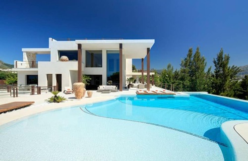 New Golden Mile Villa | Stunning 9 bedroom villa with sea views