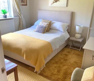 Truro Apartment | Stunning ANNEXE 1 luxury bedroom, eating area & bathroom only!