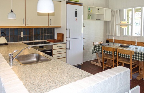 Sandvig Apartment | Stunning apartment in Allinge with WiFi