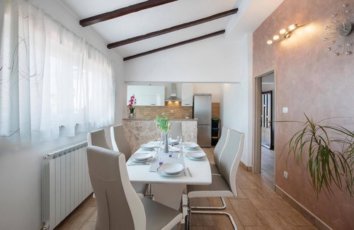 Sajini Apartment | Stunning apartment in Barban with WiFi