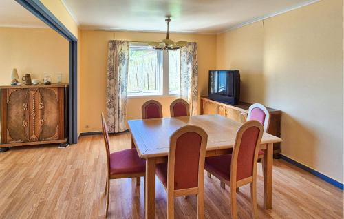 Ullensvang Apartment | Stunning Apartment In Grimo With Wifi