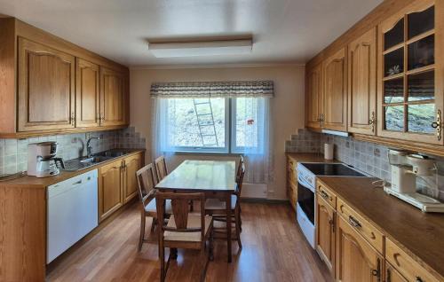 Ullensvang Apartment | Stunning Apartment In Grimo With Wifi