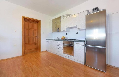 Skradin Apartment | Stunning apartment in Dubravice