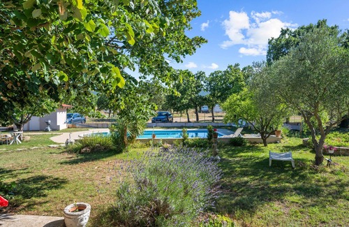 Gradina Apartment | Stunning apartment in Lozovac with WiFi