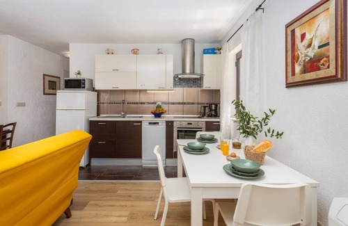 Njivice Apartment | Stunning apartment in Njivice with WiFi