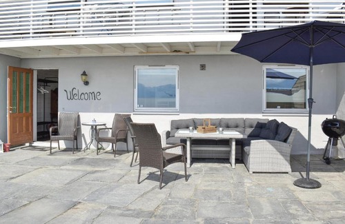 Strandebarm Apartment | Stunning apartment in Strandebarm with 2 Bedrooms and WiFi