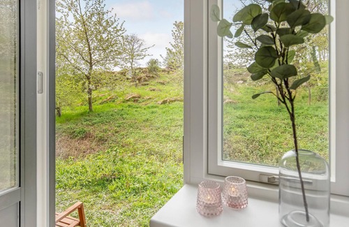 Svaneke Apartment | Stunning apartment in Svaneke with WiFi