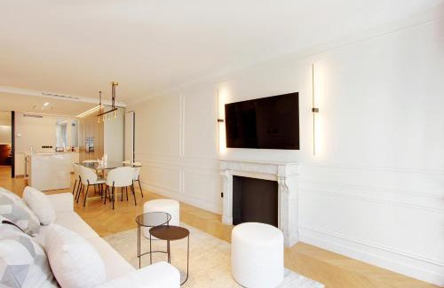Saint-Merri Apartment | Stunning apartment with view at the very heart of Paris