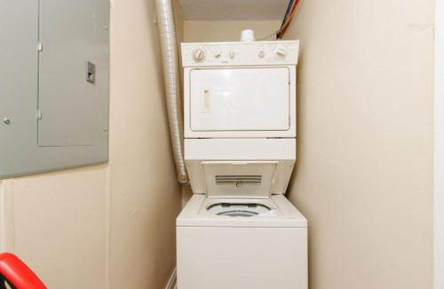 South Side Slopes Apartment | Stunning Apt w Rooftop & Game Room - Sleeps 10