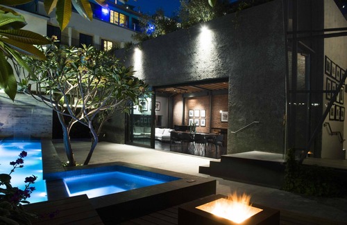 Venice Villa | STUNNING ARCHITECTURAL INDUSTRIAL LOFT W/ POOL ONE BLOCK TO THE BEACH