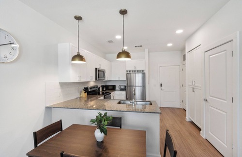Austin Apartment | Stunning Austin Oasis with Properties by Preston