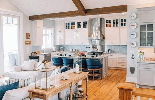 Windmill Point House | Stunning Bay Front Escape + Private Beach + P-Pong