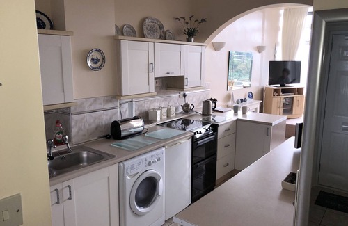 Bishopston Apartment | Stunning Beach front Apartment in Caswell Swansea