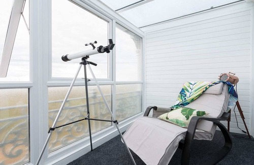 Caister-on-Sea House | Stunning Beach House - On the Beach - Pets OK