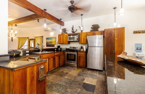 San Pedro House | Stunning Beachfront Villa. Pool. Gourmet Kitchen.