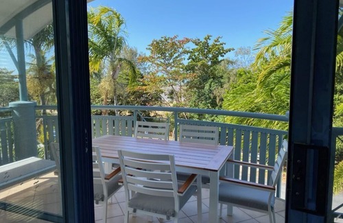 Yorkeys Knob Apartment | Stunning Beachfront Apartmentn