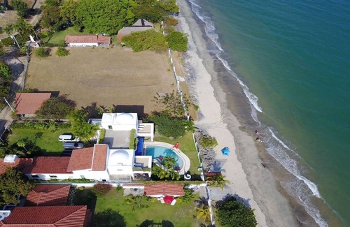 El Farallon del Chiru House | STUNNING BEACHFRONT PROPERTY. CHARMING, PRIVATE, UNIQUE.